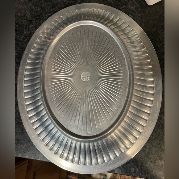 Wilton Armetale Flutes and Pearls Medium Oval Tray - Picture 3 of 4